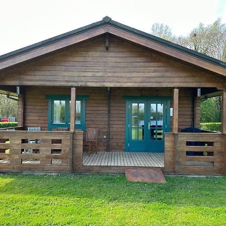 Lake Pochard, Oak Lodge South Cerney Exterior foto